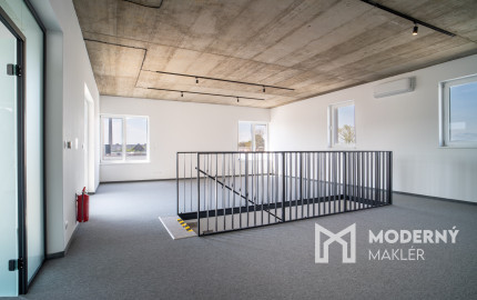 Na predaj 3-podlažná polyfunkcia na Zavarskej ulici v Trnave