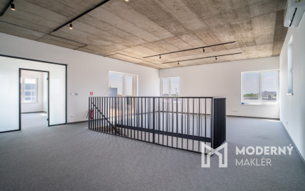 Na predaj 3-podlažná polyfunkcia na Zavarskej ulici v Trnave