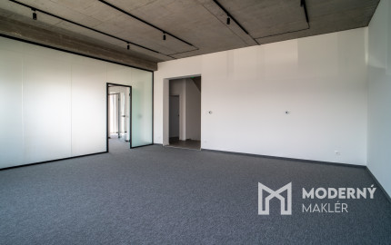 Na predaj 3-podlažná polyfunkcia na Zavarskej ulici v Trnave