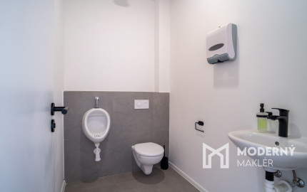 Na predaj 3-podlažná polyfunkcia na Zavarskej ulici v Trnave