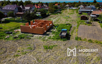 Na predaj 4-izbový dvojdom v obci Jelka, Čerešňová alej