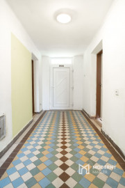 Na predaj veľký 5 – izbový rodinný dom v obci Marhaň