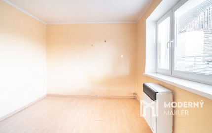 Na predaj veľký 5 – izbový rodinný dom v obci Marhaň