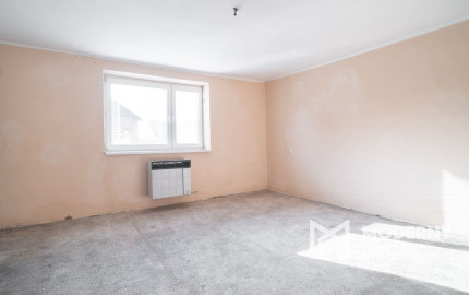 Na predaj veľký 5 – izbový rodinný dom v obci Marhaň