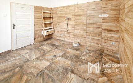 Na prenájom obchodný priestor v centre Šamorína s výbornou viditeľnosťou