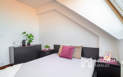 Na predaj priestranný 4-izbový byt pod hradom v centre Bratislavy