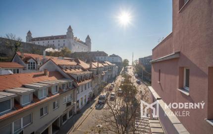 Na prenájom kancelársky priestor na Zámockej ulici priamo pod Bratislavským hradom