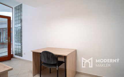 Na prenájom obchodný priestor v centre Bratislavy