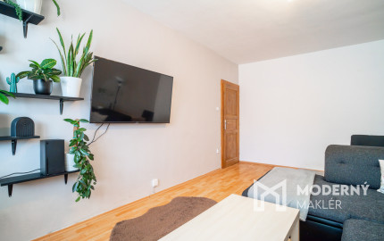 REZERVOVANÉ :Na prenájom veľkometrážny 2-izbový byt v Nitre