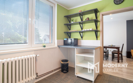 Na predaj kompletne zrekonštruovaný 3-izbový byt v Chtelnici