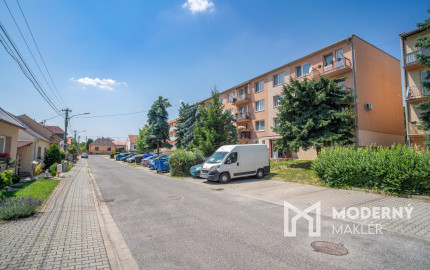 Na predaj kompletne zrekonštruovaný 3-izbový byt v Chtelnici