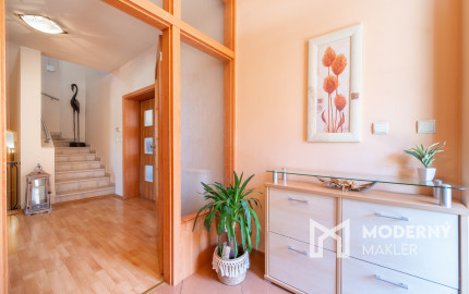 REZERVOVANÉ: Na predaj 4-izbový rodinný dom neďaleko centra Malaciek