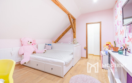 REZERVOVANÉ: Na predaj 5-izbový rodinný dom s garážou v Trnave – časť Tulipán