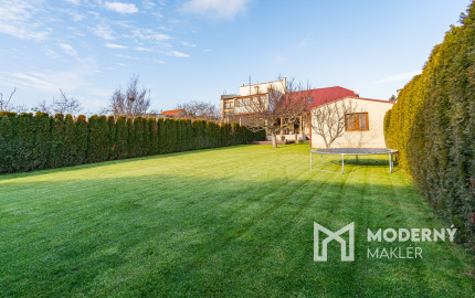 REZERVOVANÉ: Na predaj 5-izbový rodinný dom s garážou v Trnave – časť Tulipán