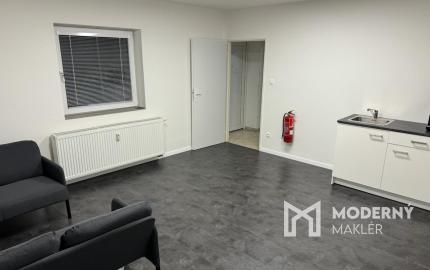 Na prenájom administratívny priestor s parkovaním v Malackách