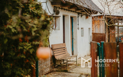 PREDANÉ: Na predaj priestranný rodinný dom v obci Beluša