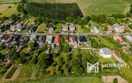 Na predaj rozmerný pozemok vhodný na výstavbu v obci Moravany časť Lučkovce