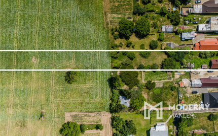 Na predaj rozmerný pozemok vhodný na výstavbu v obci Moravany časť Lučkovce