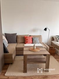 Na prenájom pekný 1-izbový byt s veľkou loggiou v obľúbenej časti Dúbravky