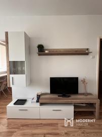 Na prenájom pekný 1-izbový byt s veľkou loggiou v obľúbenej časti Dúbravky