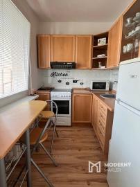 Na prenájom pekný 1-izbový byt s veľkou loggiou v obľúbenej časti Dúbravky