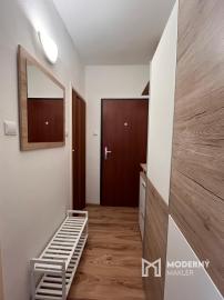 Na prenájom pekný 1-izbový byt s veľkou loggiou v obľúbenej časti Dúbravky