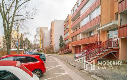 Na prenájom pekný 1-izbový byt s veľkou loggiou v obľúbenej časti Dúbravky