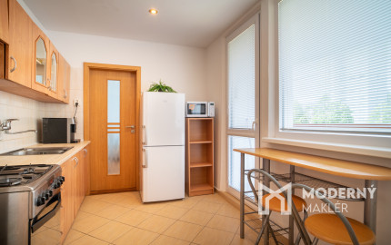 REZERVOVANÉ: Na predaj pekný 3-izbový byt s loggiou v Dúbravke