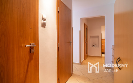 REZERVOVANÉ: Na predaj pekný 3-izbový byt s loggiou v Dúbravke