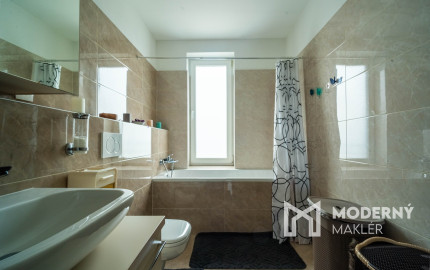 REZERVOVANÉ:Na predaj rodinný dom s terasou v Dunajskej Lužnej