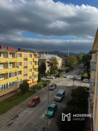 Na prenájom zariadený 1izb byt na Hurbanovej ul. v Trenčíne.