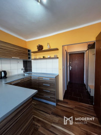 Na prenájom zariadený 1izb byt na Hurbanovej ul. v Trenčíne.