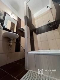 Na prenájom zariadený 1izb byt na Hurbanovej ul. v Trenčíne.