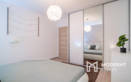 REZERVOVANÉ: Na predaj priestranný 3-izbový byt na Slávičej ulici v Senci