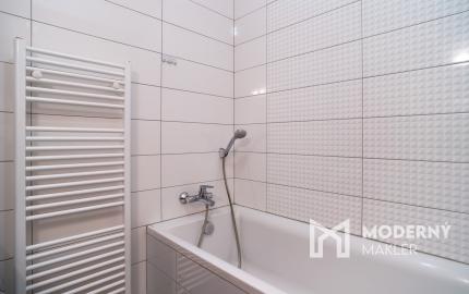 REZERVOVANÉ: Na predaj priestranný 3-izbový byt na Slávičej ulici v Senci