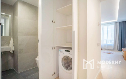 Na prenájom kompletne zariadený 2-izbový byt s garážovým parkovacím státím v SKYPARKU