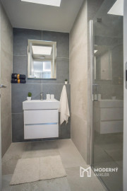 Na prenájom kompletne zariadený 2-izbový byt s garážovým parkovacím státím v SKYPARKU