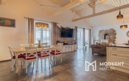 Na predaj exkluzívny rodinný dom s dvoj-garážou v podtatranskej obci Veľký Slavkov