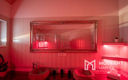 Na predaj exkluzívny rodinný dom s dvoj-garážou v podtatranskej obci Veľký Slavkov