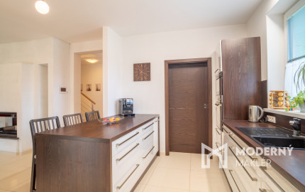 REZERVOVANÉ:Na predaj nadštandardná rodinná vila v obci Dunajská Lužná