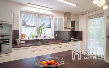 REZERVOVANÉ:Na predaj nadštandardná rodinná vila v obci Dunajská Lužná