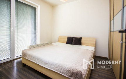 Na prenájom 2-izbový byt s veľkým slnečným balkónom v Hviezdoslavove