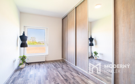 REZERVOVANÉ: Na predaj 3-izbový byt s parkovacím státím v Rajke