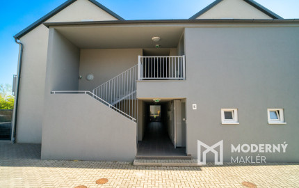 REZERVOVANÉ: Na predaj 3-izbový byt s parkovacím státím v Rajke