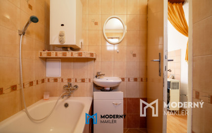 REZERVOVANÉ: Na predaj kompletne zariadený rodinný dom v obci Omšenie