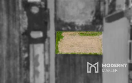 Na predaj pozemok s potenciálom výstavby v obci Horné Janíky