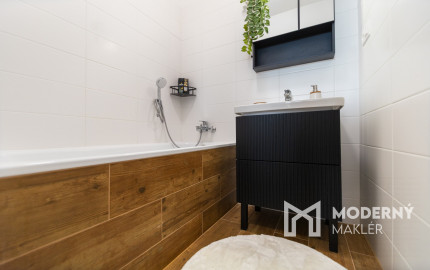 REZERVOVANÉ - Na predaj zariadený 4-izbový byt v Dúbravke