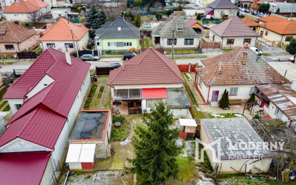 Na predaj priestranný 3-izbový rodinný dom s terasou v Šoporni