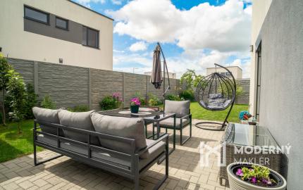 REZERVOVANÉ - Na predaj 5-izbový rodinný dom v Rovinke