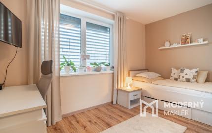 REZERVOVANÉ - Na predaj 5-izbový rodinný dom v Rovinke